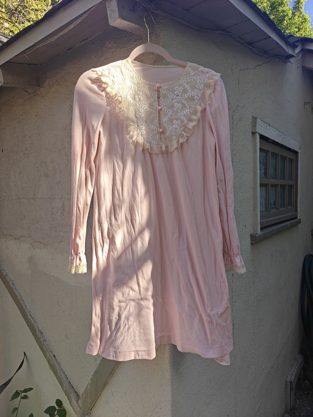 Vintage-Inspired Pink Lace Collar Long Sleeve Dress/ Nightgown